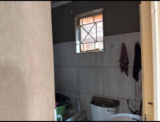 7 BEDROOM HOUSE FOR SALE IN ESSELEN PARK